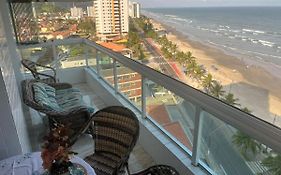 Mongaguá com vista para o Mar pé na areia